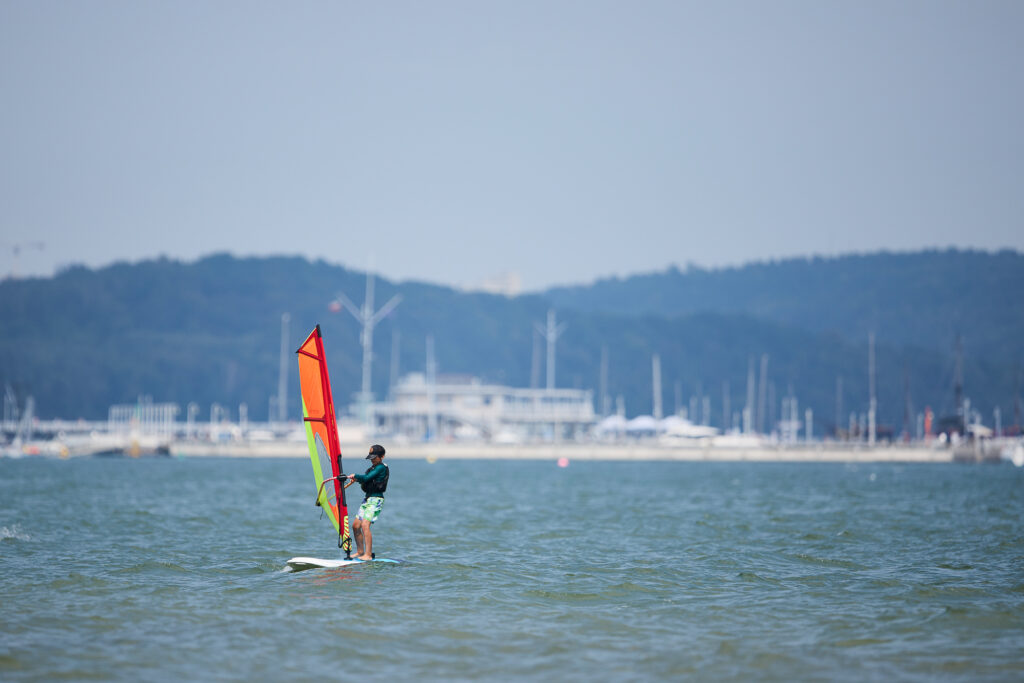 Półkolonie windsurfingowe dla dzieci i młodzieży Sopot
